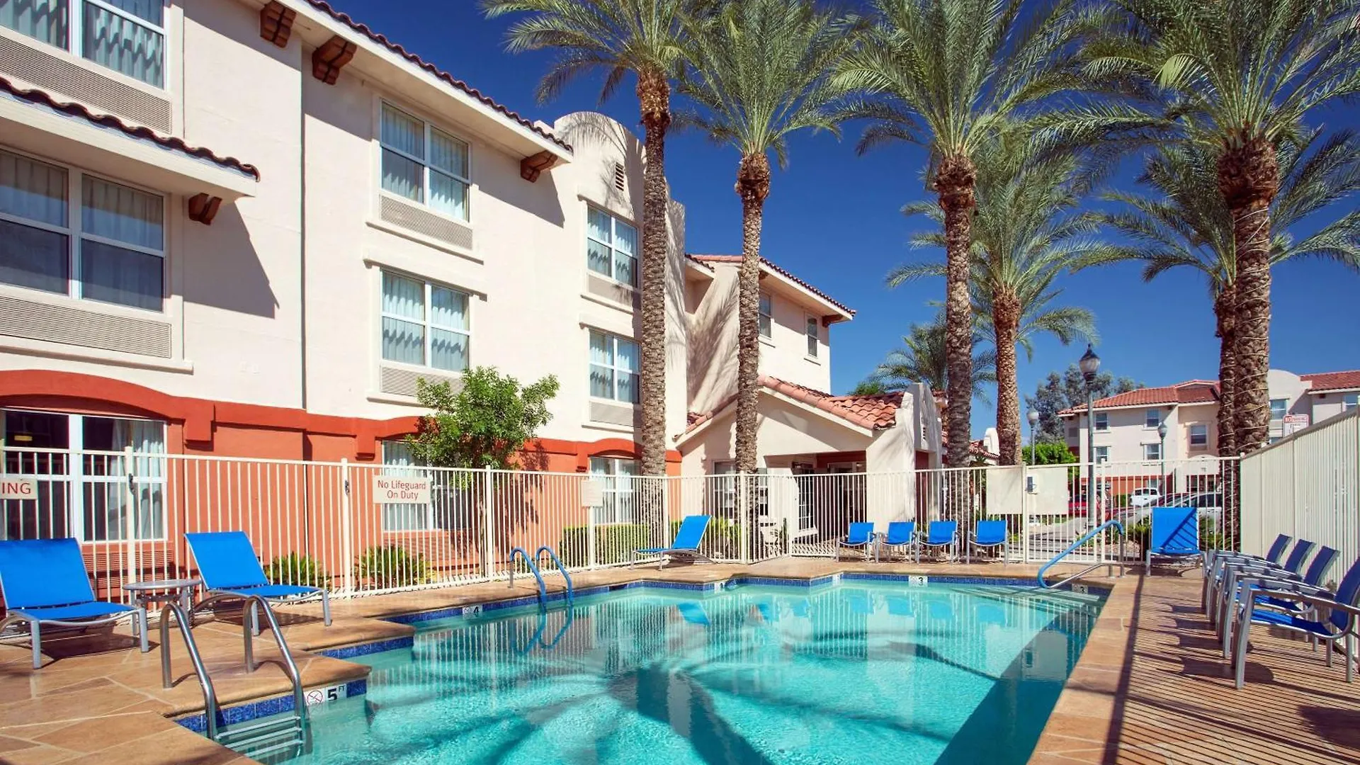 Sonesta Simply Suites Phoenix Scottsdale Hotel